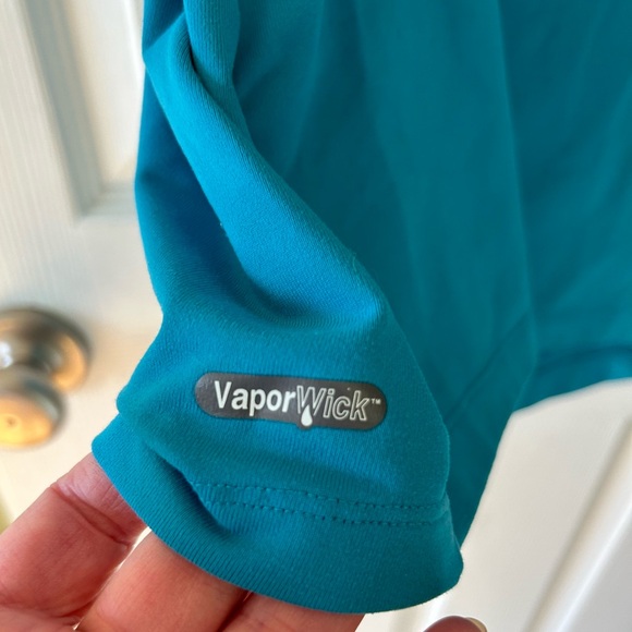 North face ladies sleeveless vapor wick top. Med - Picture 3 of 7